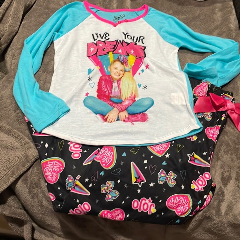 JoJo Siwa 7/8 pajamas euc flame retardant fitted pj’s 💯 polyester
